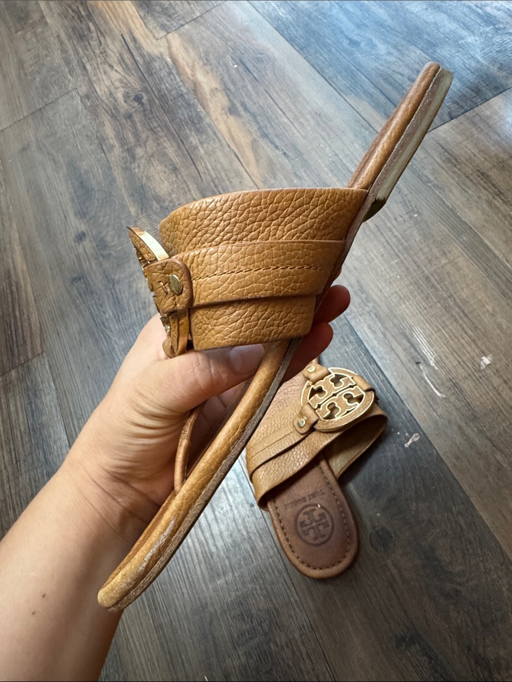 Tory Burch Tan Leather Logo Thong Sandals - Picture 9 of 16